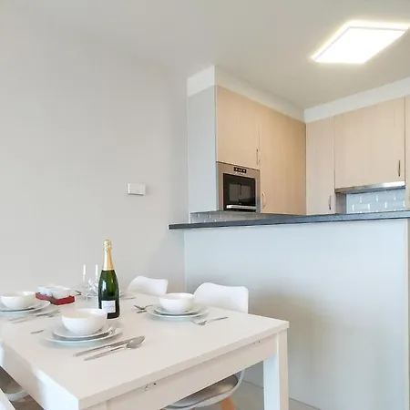 Διαμέρισμα 2 Bedroom Amazing In *