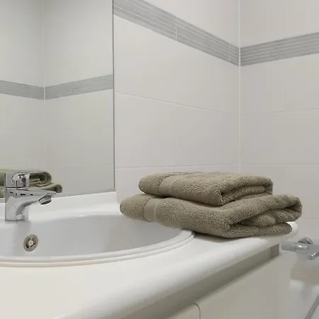 2 Bedroom Amazing In *