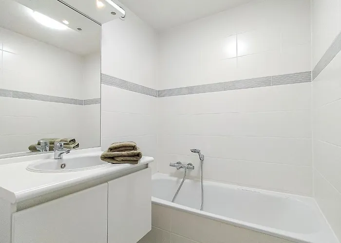 Apartament 2 Bedroom Amazing In *